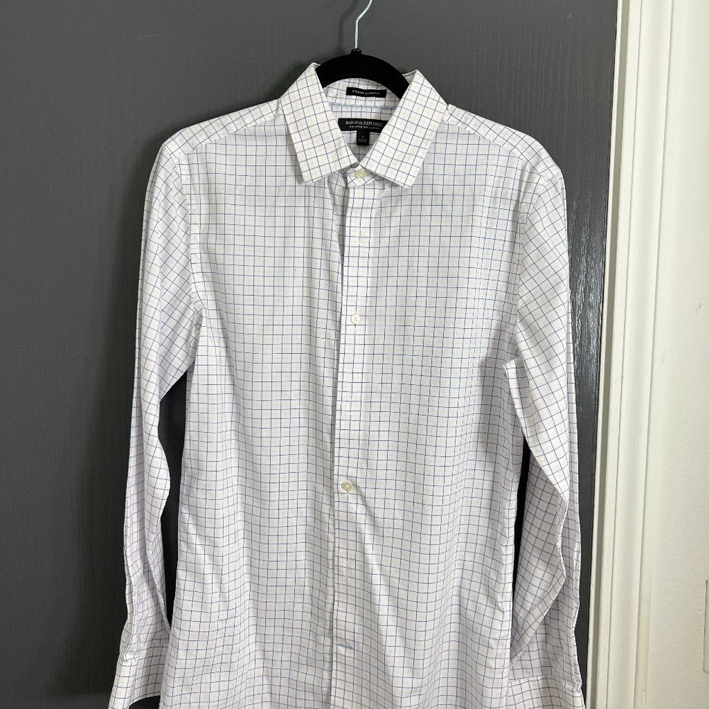 Banana Republic Dress Shirt (White & Blue & Pink Checkered, Small)